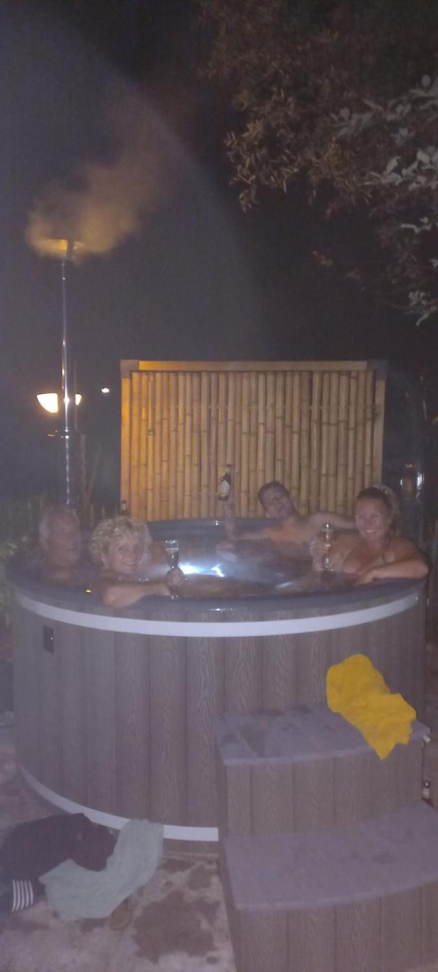 Rumah Senang Wellness Met Hottub En Tuin Ewijk Extérieur photo